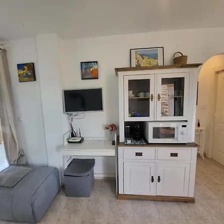 Albadomus Apartment
